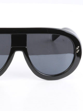 Curved & Chic Aviator Black Sunglasses