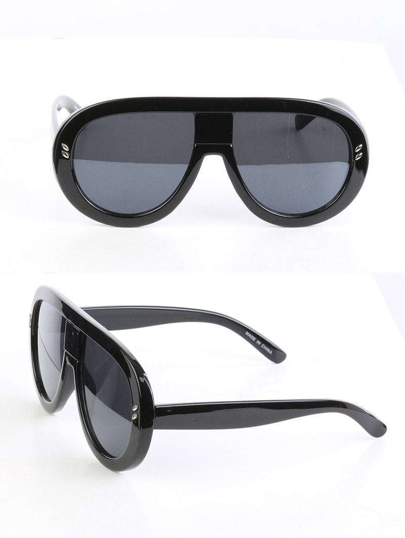 Curved & Chic Aviator Black Sunglasses